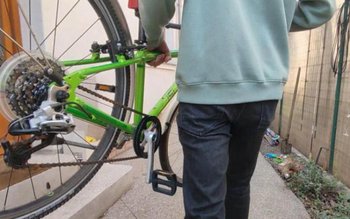 Biciclete furate din fața unei …