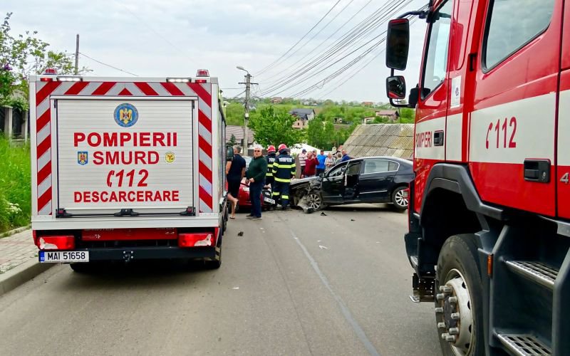 ACCIDENT la Botoșani! Un copil de 4 ani și un tânăr de 24 ani au fost transportați la spital