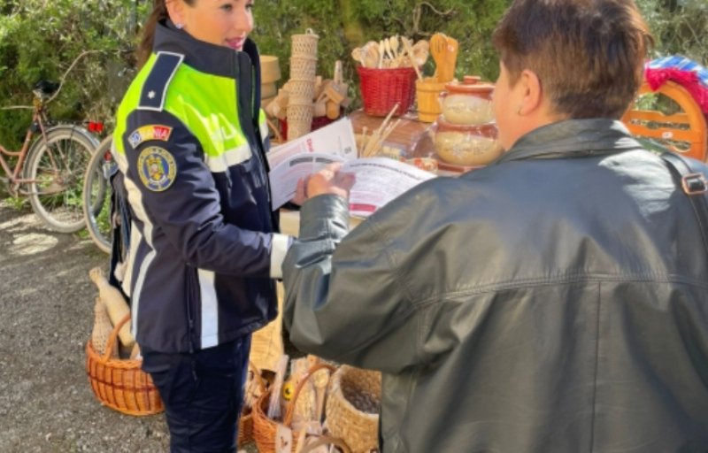 Acțiune a polițiștilor din Bucecea pentru prevenirea furtului din buzunare sau genți