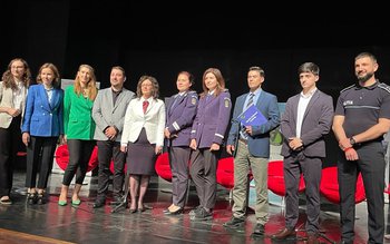 Dezbatere cu peste 400 de …