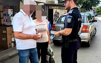 Poliţiştii botoşăneni alături de elevi …