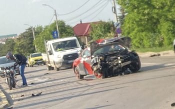 Accident! Mașină distrusă într-un sens …