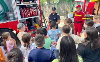 Copiii din orașul Săveni s-au …