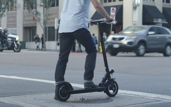 Tânără accidentată de utilizatorul unei …