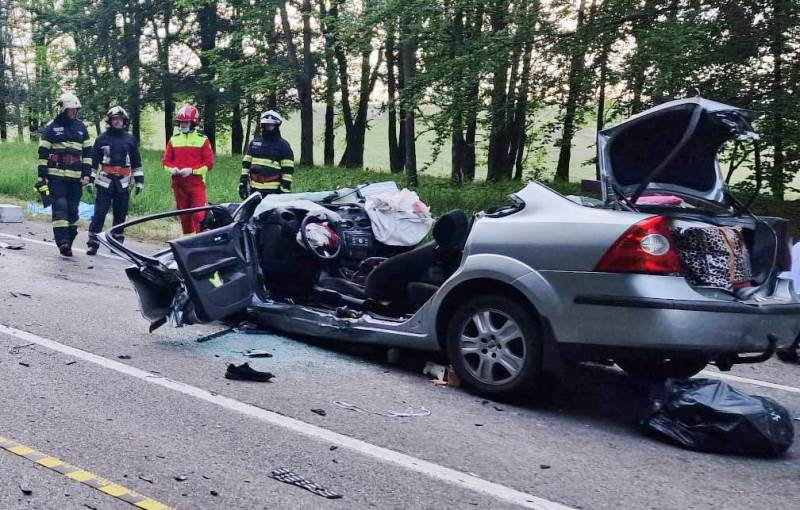 Tragedie rutieră! O tânără botoșăneancă și șoferul mașinii în care se afla și-au pierdut viața - FOTO