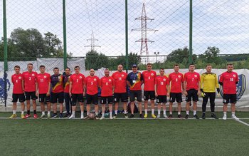 Peste 200 de pompieri din …