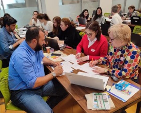 Metode didactice inovative învățate de laurieni la Praga - FOTO