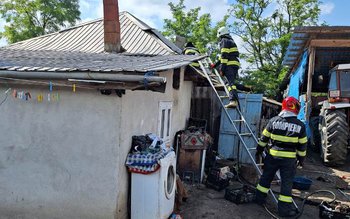 Un incendiu a cuprins acoperișul …