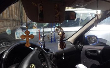 Accesorizarea maşinii cu diverse obiecte, …