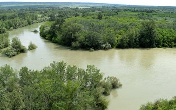 Râul Prut a depășit cota …