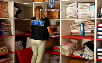 Percheziții la persoane bănuite de …