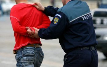 Bărbat reținut pentru încălcarea ordinului …