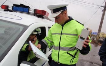 Oprit din cauza vitezei, s-a …