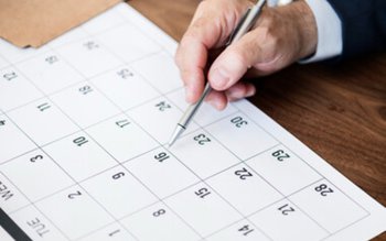 Când este următoarea minivacanţă, se …