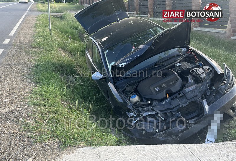 Accident la Dealu Mare! Două mașini au intrat în coliziune din cauza neatenției - FOTO