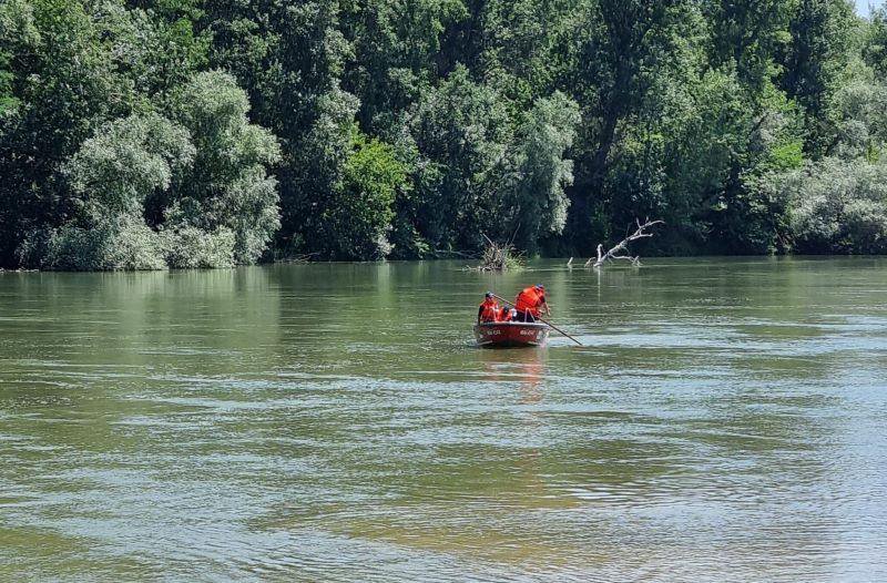 Continuă căutările adolescentului înecat în râul Prut, la Santa Mare