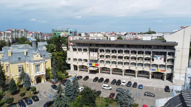 Palatul Administrativ Botoșani, care găzduiește Prefectura și Consiliul Județean, intră în reabilitare