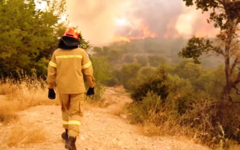 MAE, avertizare de călătorie pentru Grecia: Pericol major de incendii şi fenomene meteo extreme