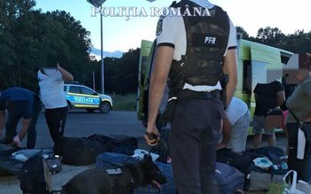 Peste 1.000 de pachete de …