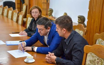 Încep lucrările la fațada Palatului …