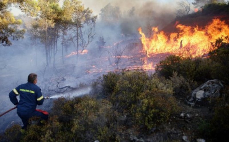 Atenționare MAE pentru românii care călătoresc în Portugalia. Risc major de incendii de vegetaţie