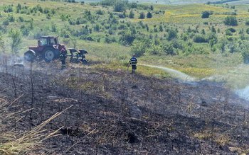 Zece tone de paie depozitate …