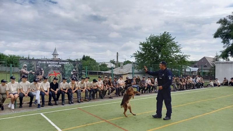 Activități pentru copii desfășurate în Tabăra Militară de Airsoft de la Agafton - FOTO