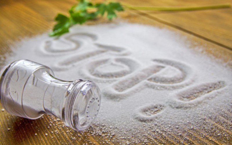 Ce afecțiuni ne provoacă consumul de sare în exces