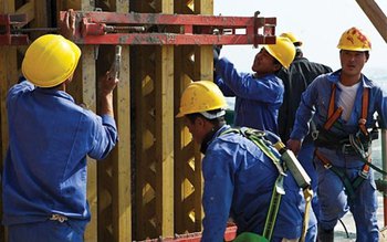 Șapte străini din Bangladesh și …