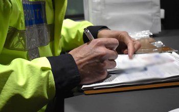 Tânăr cu permisul suspendat, prins …