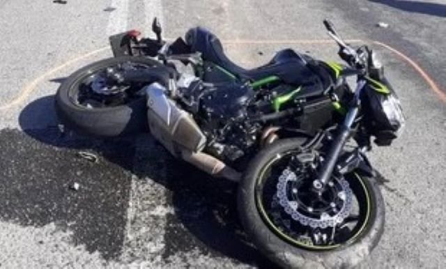 Accident în Rădăuți! Un motociclist beat care îl avea pe motor și pe fiul său de 4 ani s-a răsturnat