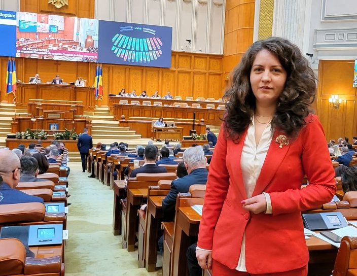 Alexandra Huțu: „De astăzi botoșănenii pot selecta operatorii care le vor instala panourile fotovoltaice”