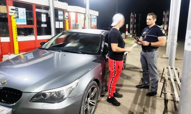 Permis de conducere fals, obținut cu 500 de euro, descoperit de polițiștii de frontieră