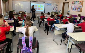 Schimbări la clasele de elevi. …