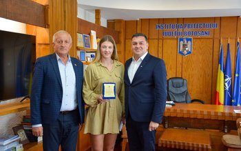 Moment festiv la Prefectură: Canotoarea …