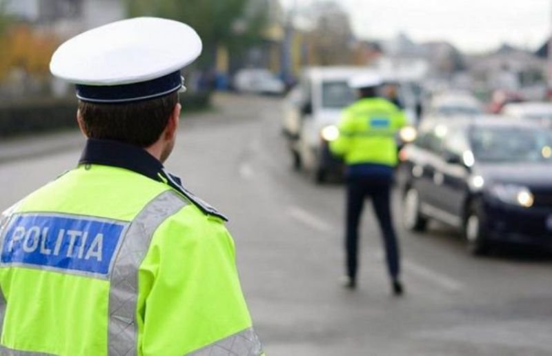 Peste 40 de amenzi aplicate de polițiștii din Dorohoi, Mihăileni și Pomîrla, în cadrul unei acțiuni de combatere a accidentelor rutiere