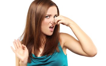 Corpul tău emană un miros …