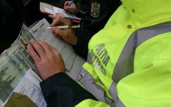 Șofer tras pe dreapta și …