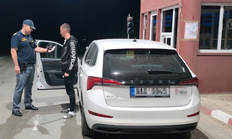 Autoturism declarat furat în Cehia oprit la Stânca din drumul ilegal spre Republica Moldova