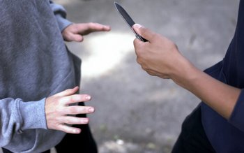 Elev din județul Botoșani, atacat …