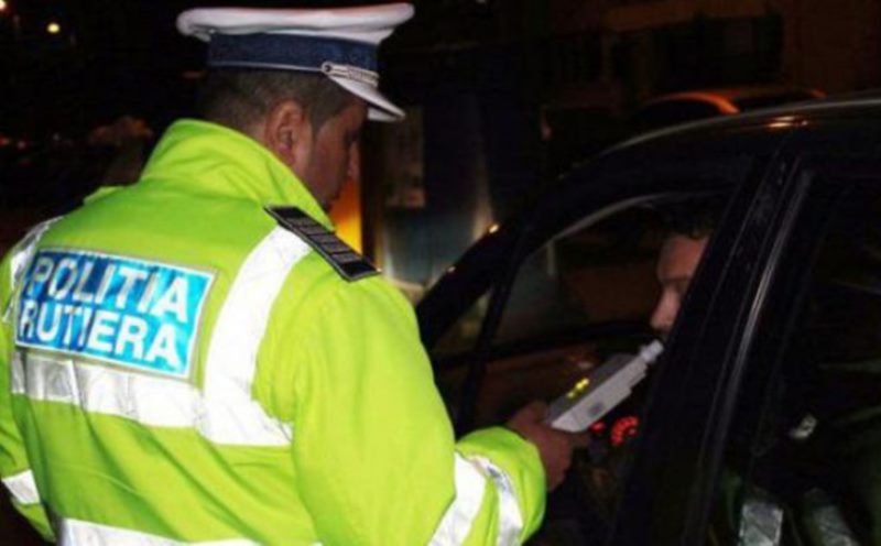 Șoferi scoși din trafic de polițiști, ca urmare a depistării sub influența alcoolului