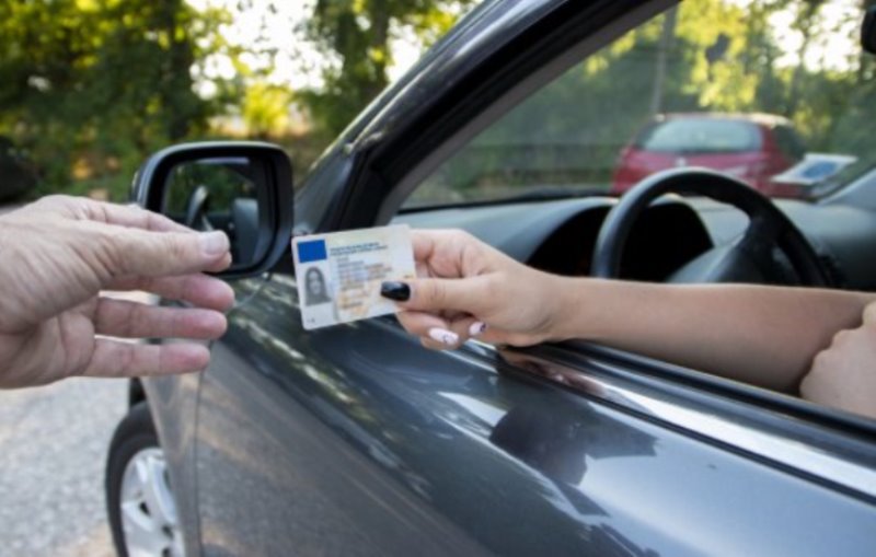 Poți conduce fără să ai permisul auto asupra ta? Informația ignorată de foarte mulți șoferi