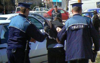 Botoșănean reținut de polițiști pentru …