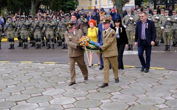 25 octombrie - Ziua Armatei …