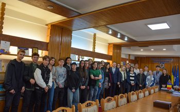 Elevi de la Colegiul Național …