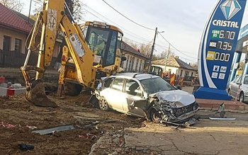 Un camion a SPULBERAT două …