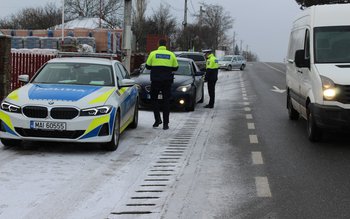 Șofer sancționat pentru neadaptarea vitezei …