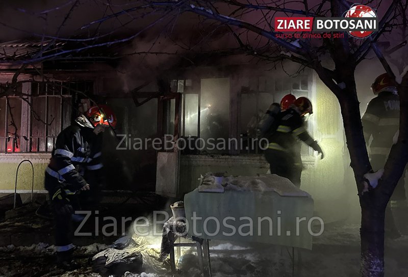 Tragedie la Dorohoi! Femeie găsită decedată în interiorul unei case cuprinse de flăcări - FOTO