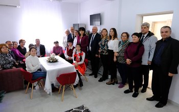 Două case familiale și un …