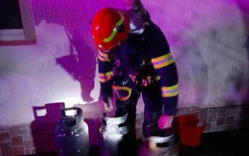 Butelie explodată într-o anexă și …